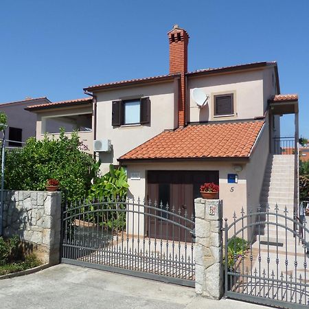 מאלי לוסיניי Apartmani Lili מראה חיצוני תמונה