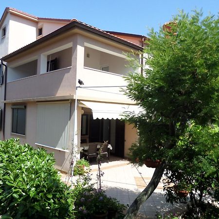 מאלי לוסיניי Apartmani Lili מראה חיצוני תמונה