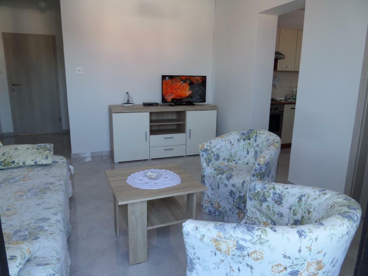 מאלי לוסיניי Apartmani Lili מראה חיצוני תמונה
